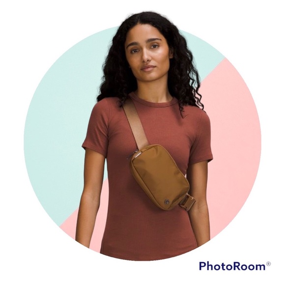 lululemon athletica Handbags - Lululemon Everyday Belt Bag (1L)